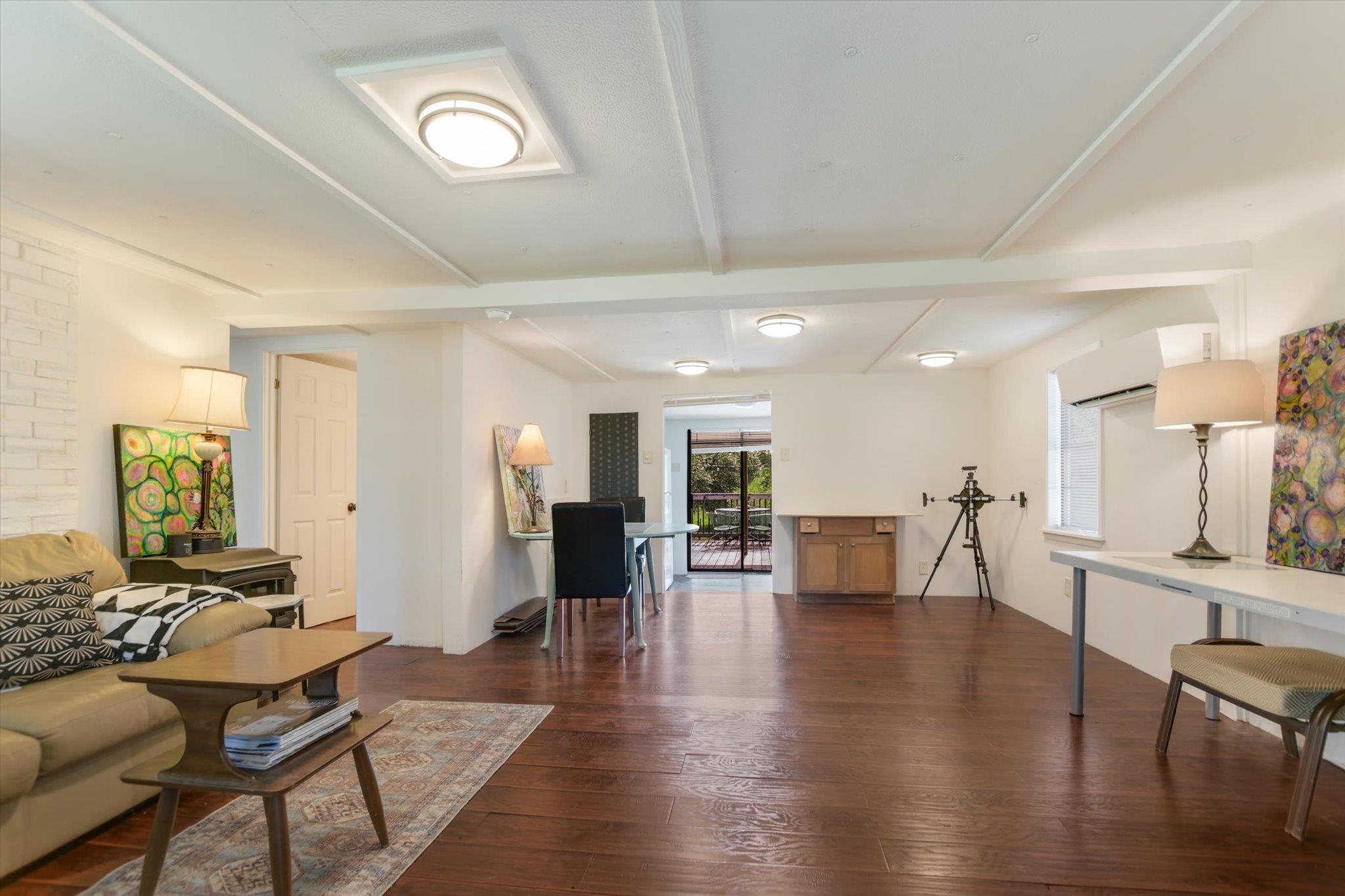 607 Driftwood Ln, Cottonwood Shores, TX 78657