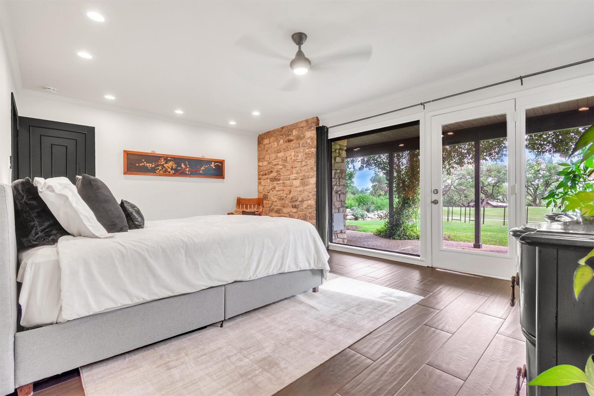 402 Seawind St, Lakeway, TX 78734