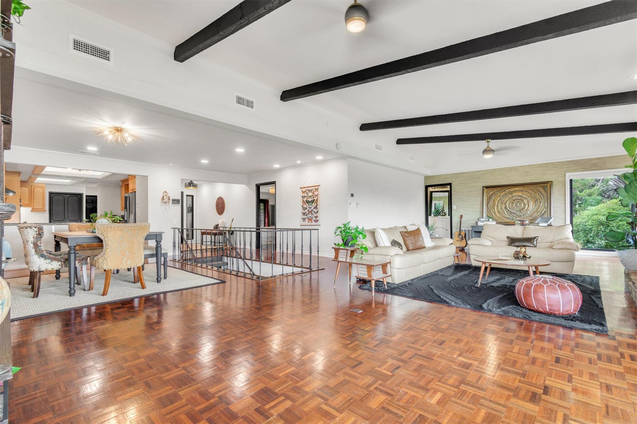 402 Seawind St, Lakeway, TX 78734