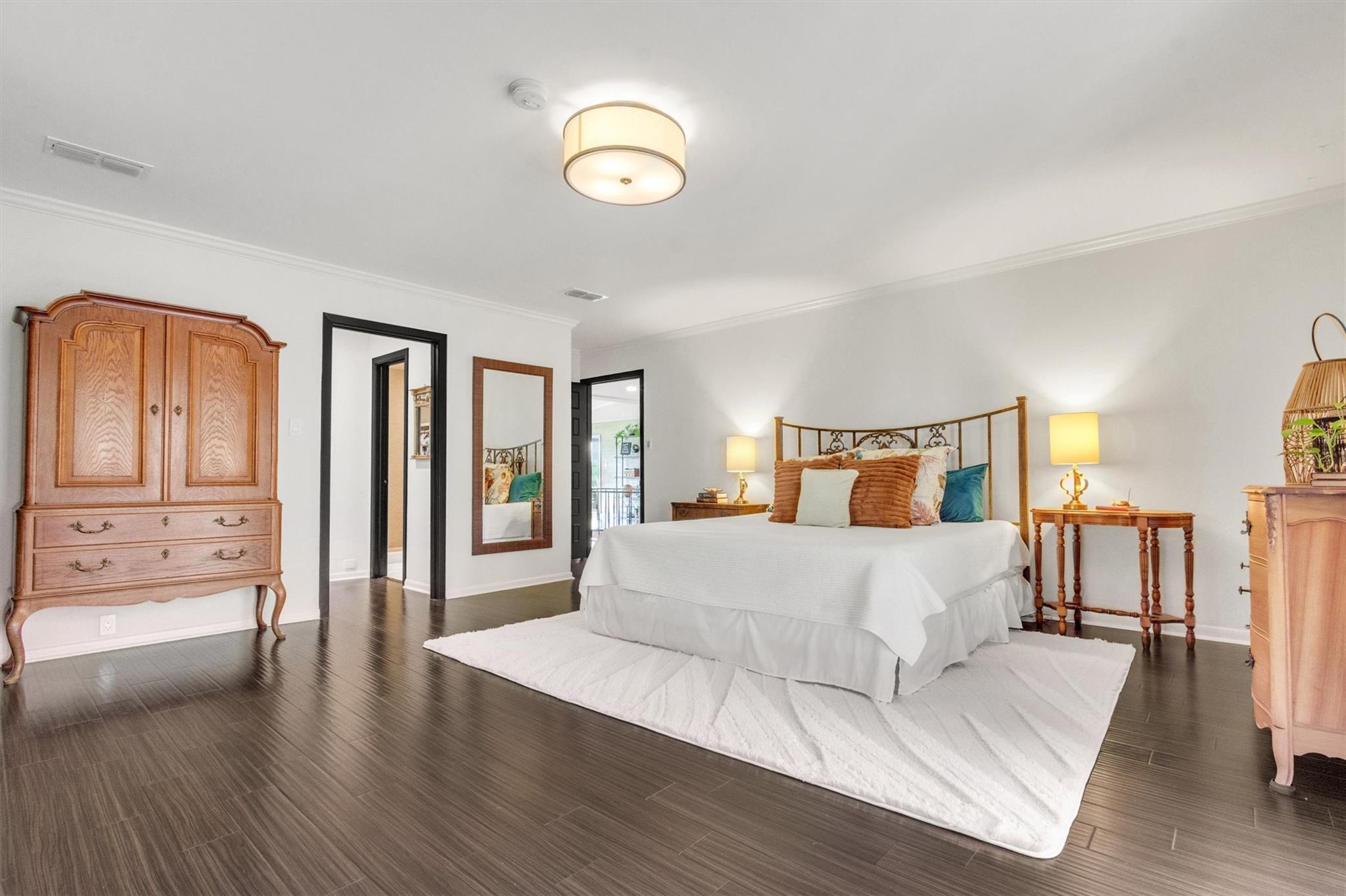 402 Seawind St, Lakeway, TX 78734