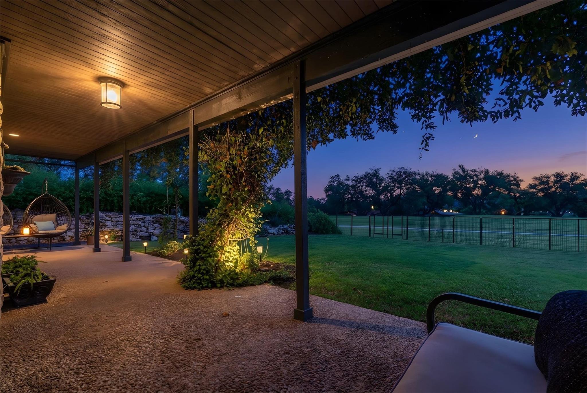 402 Seawind St, Lakeway, TX 78734