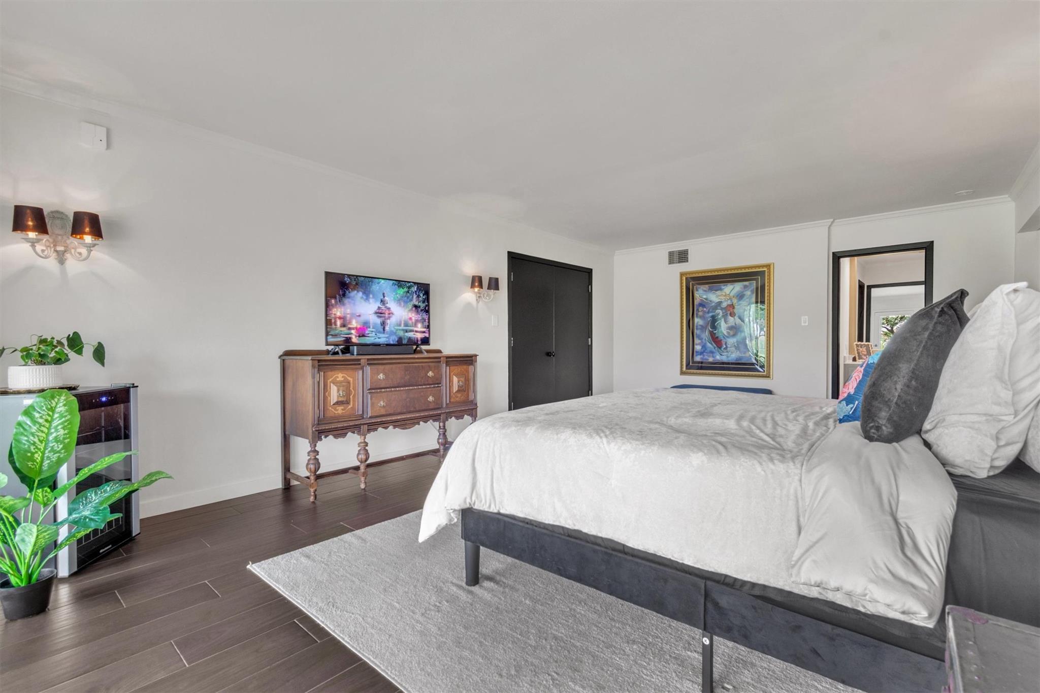 402 Seawind St, Lakeway, TX 78734