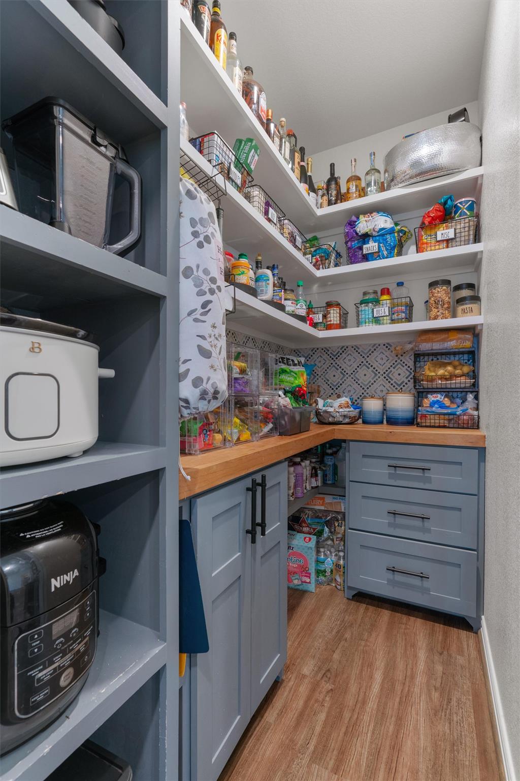 6401 Golden Bough Ln, Pflugerville, TX 78660