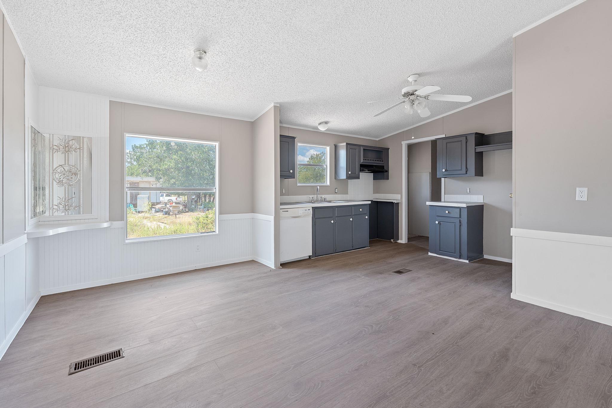 1385 Pettytown Rd, Dale, TX 78616