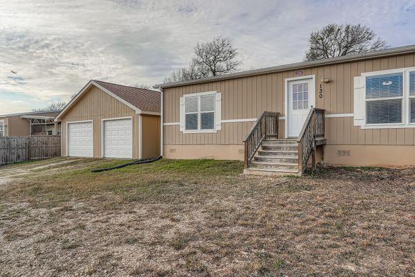 130 Zafiro Ln, Del Valle, TX 78617