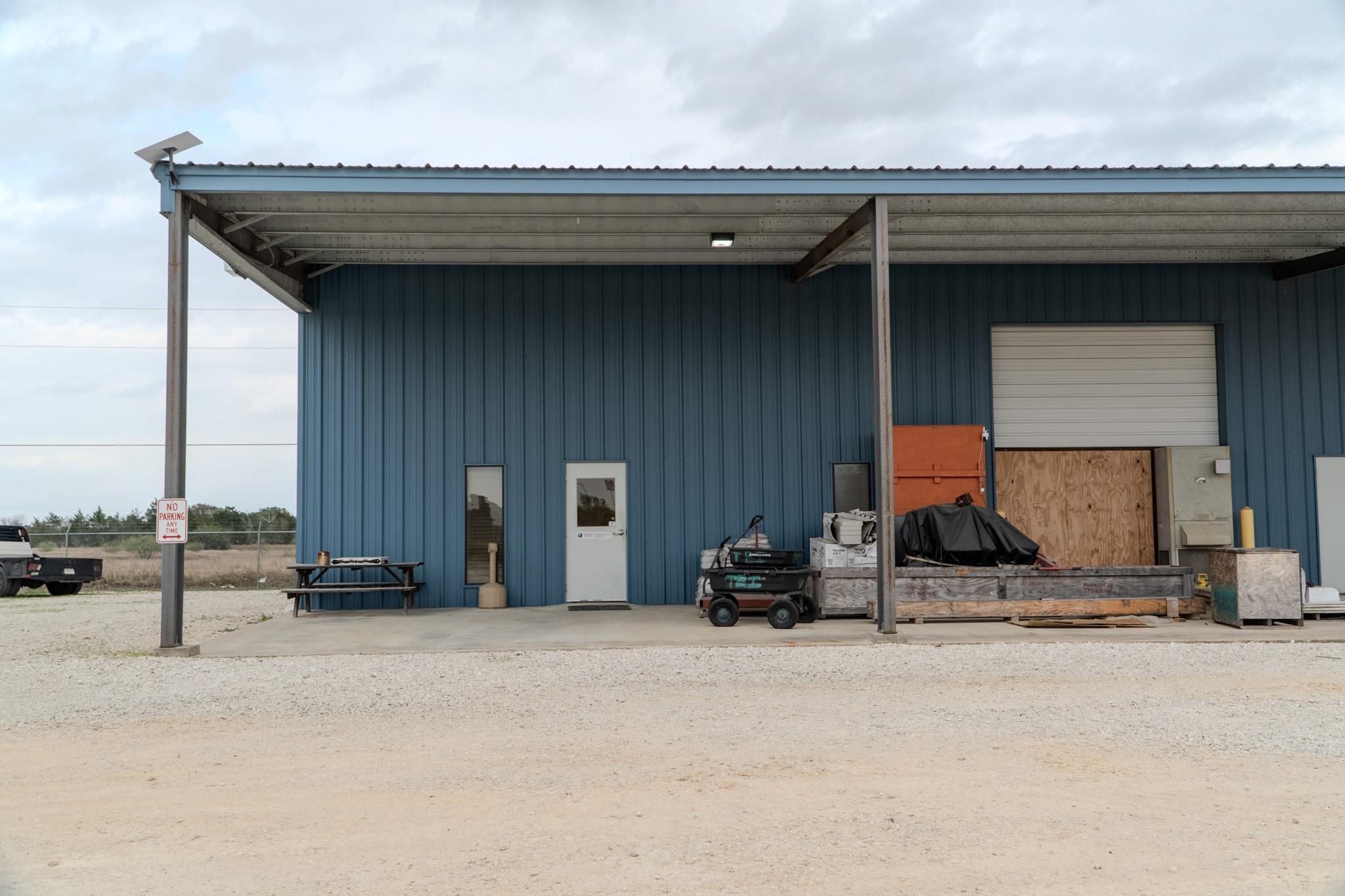 945 Huser Blvd, Schulenburg, TX 78956