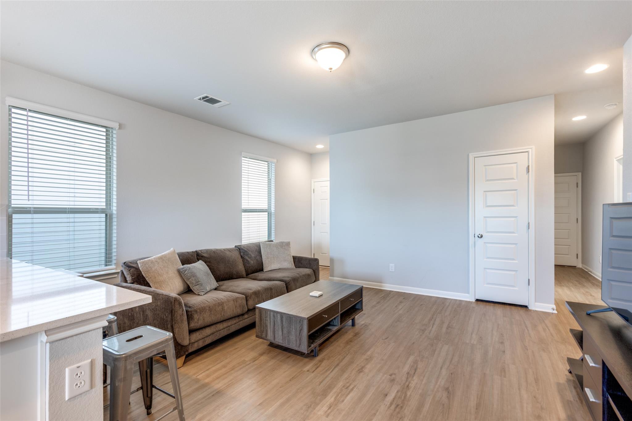 204 Kellys Heroes Way, Jarrell, TX 76537