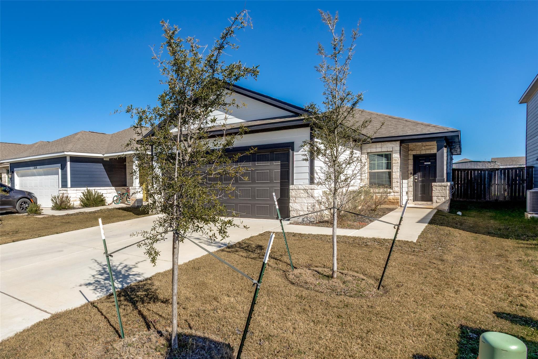 204 Kellys Heroes Way, Jarrell, TX 76537