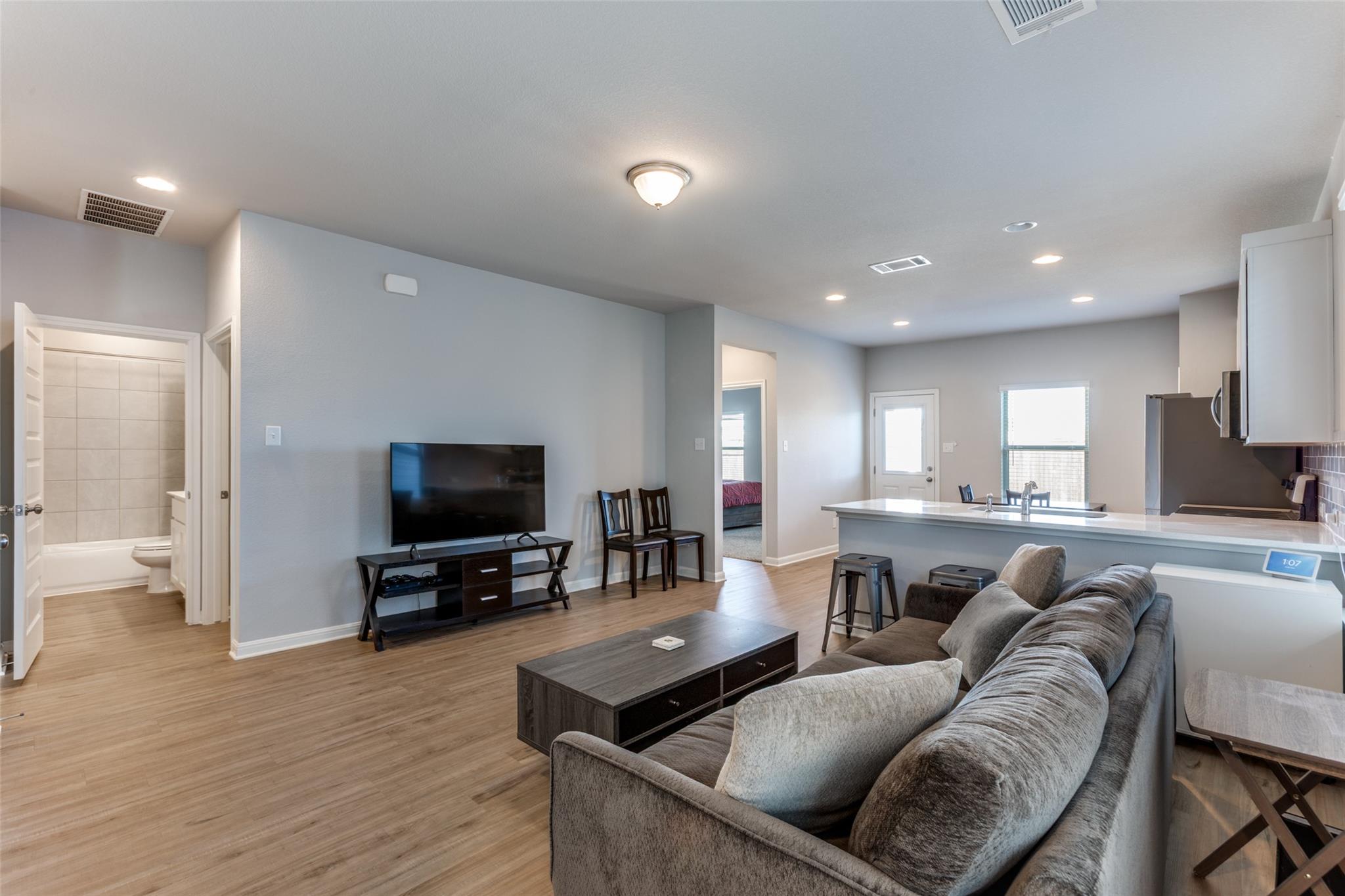 204 Kellys Heroes Way, Jarrell, TX 76537