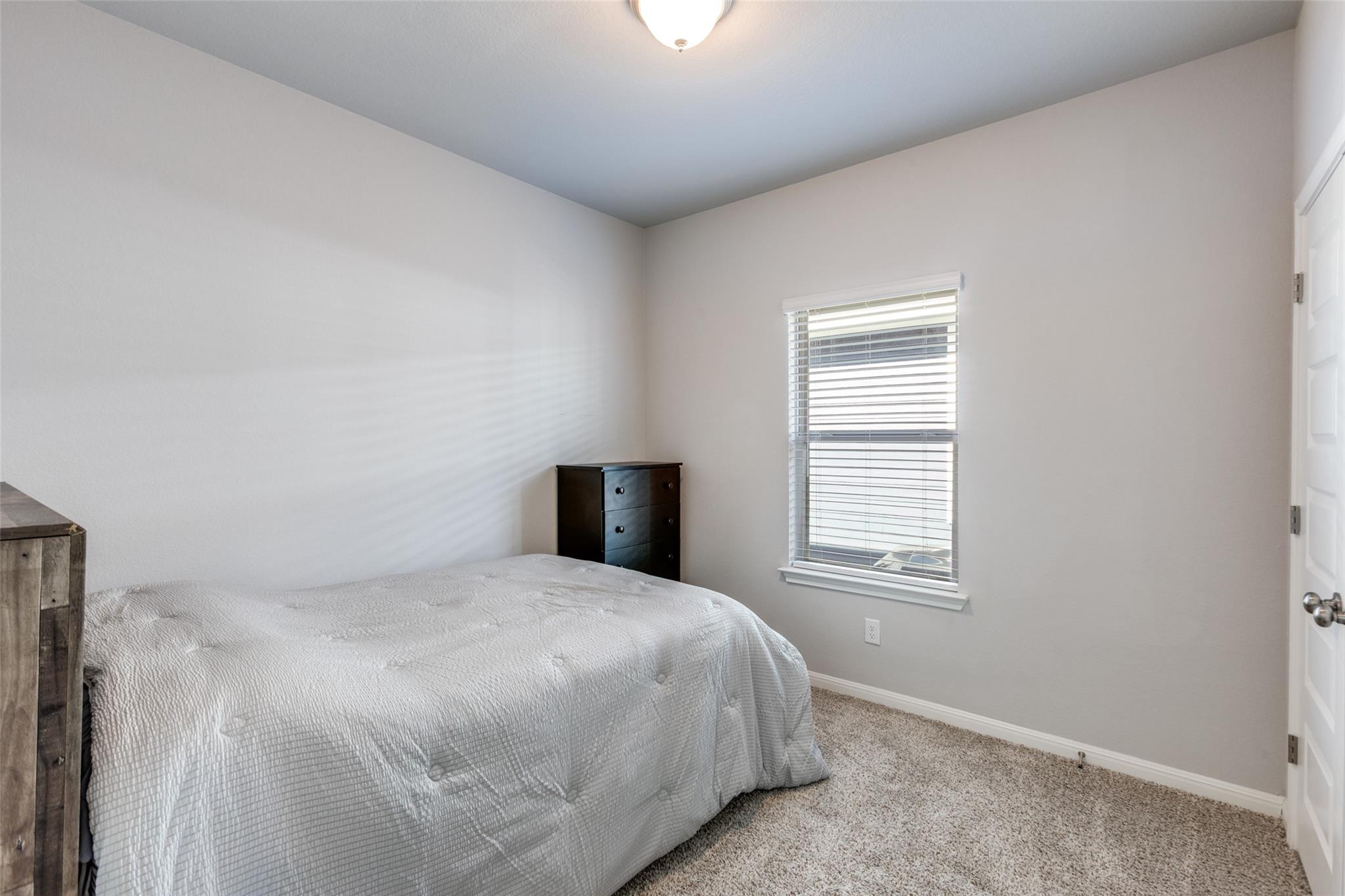 204 Kellys Heroes Way, Jarrell, TX 76537