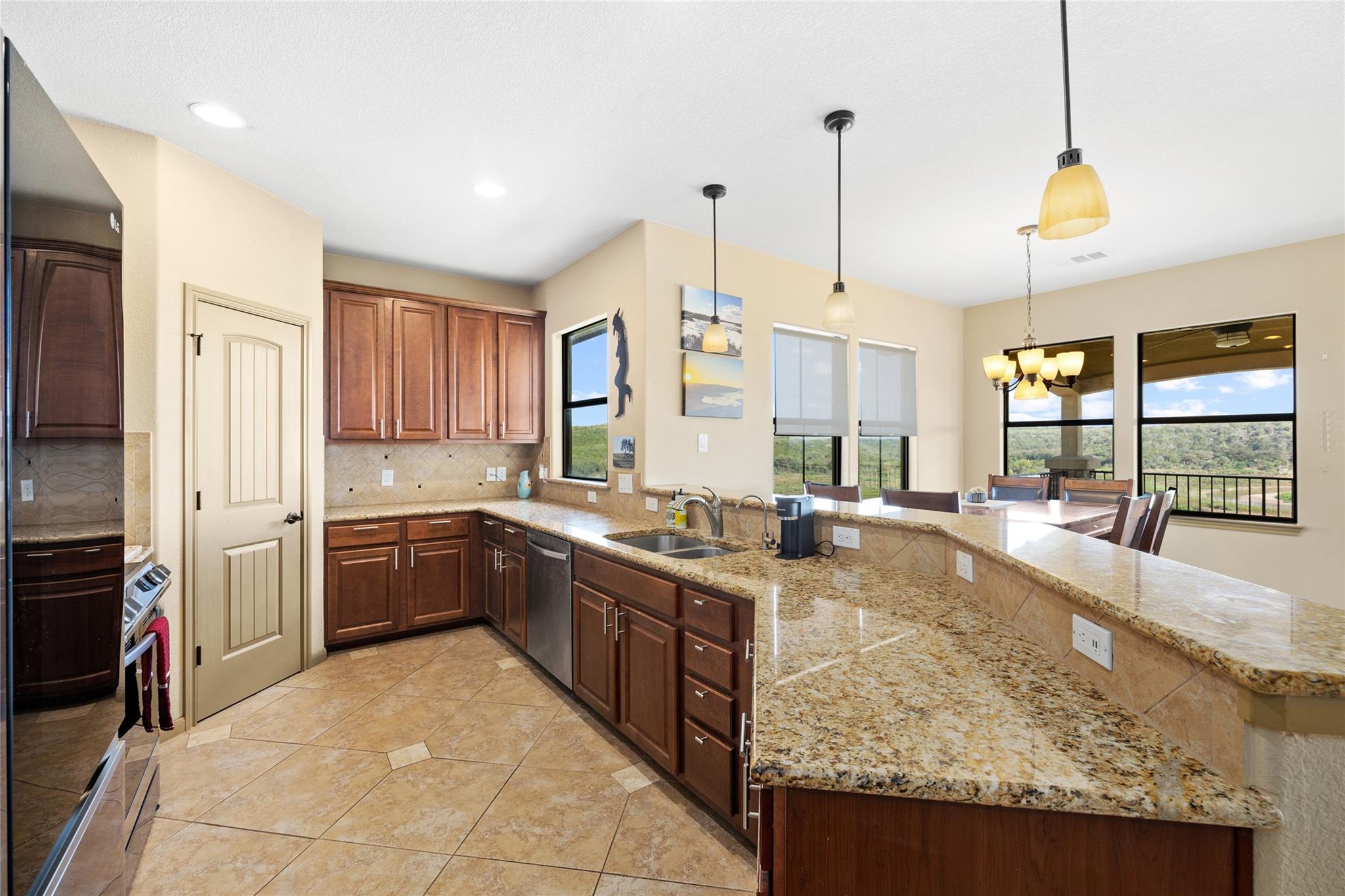 1690 Hickory Creek Rd, Marble Falls, TX 78654