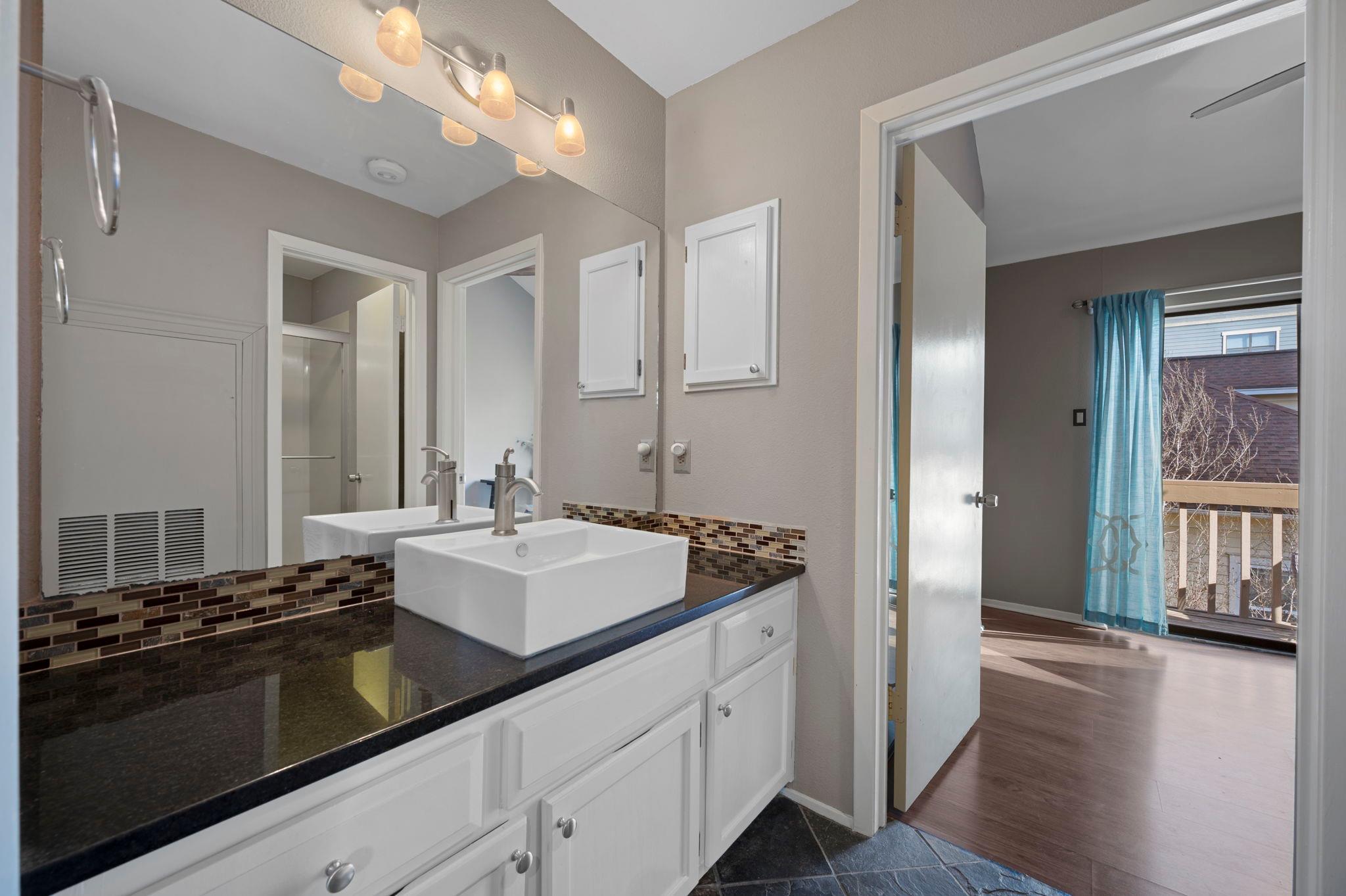 2210 Pearl St # 301, Austin, TX 78705