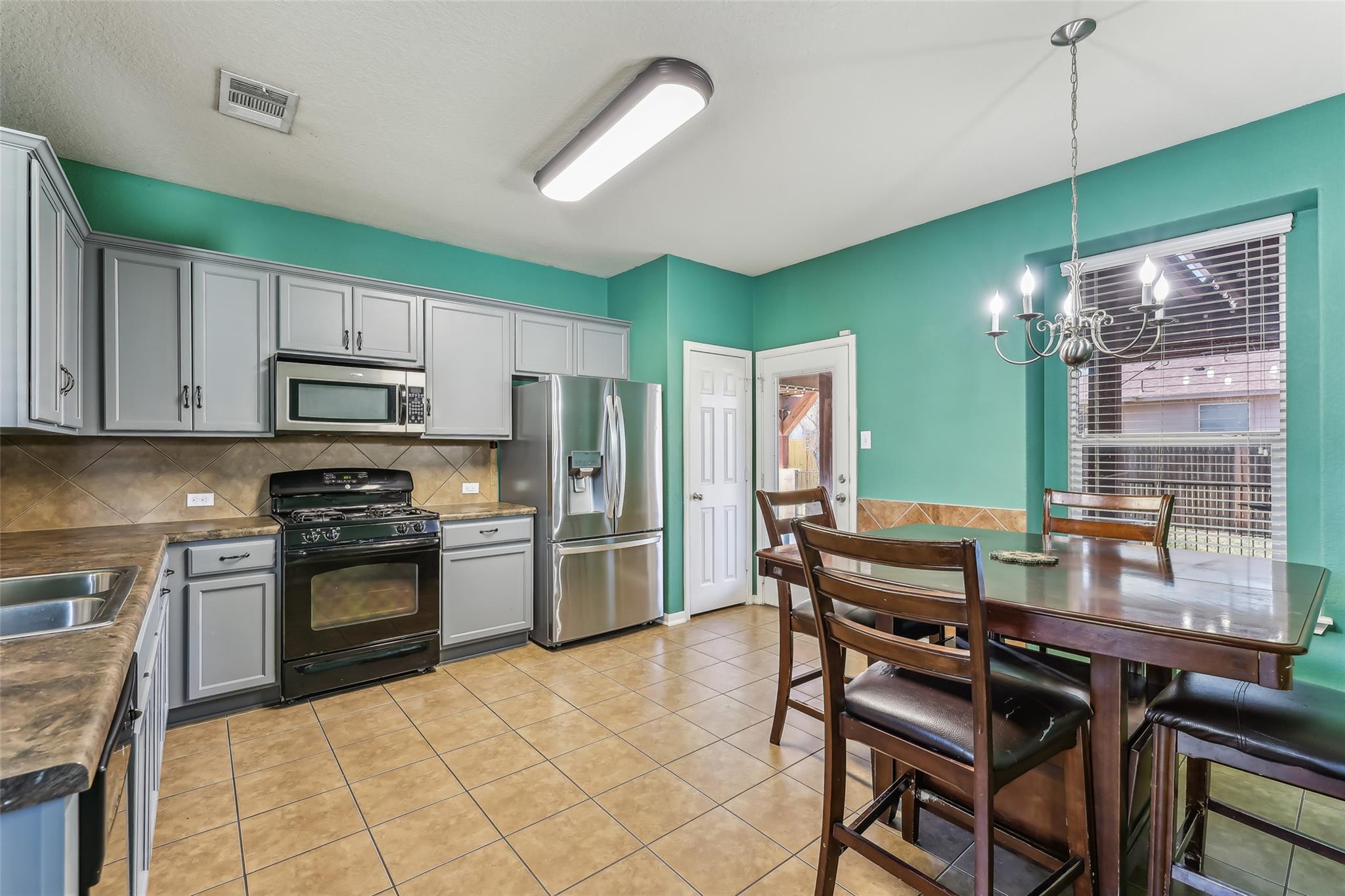 221 Brazoria Trl, San Marcos, TX 78666