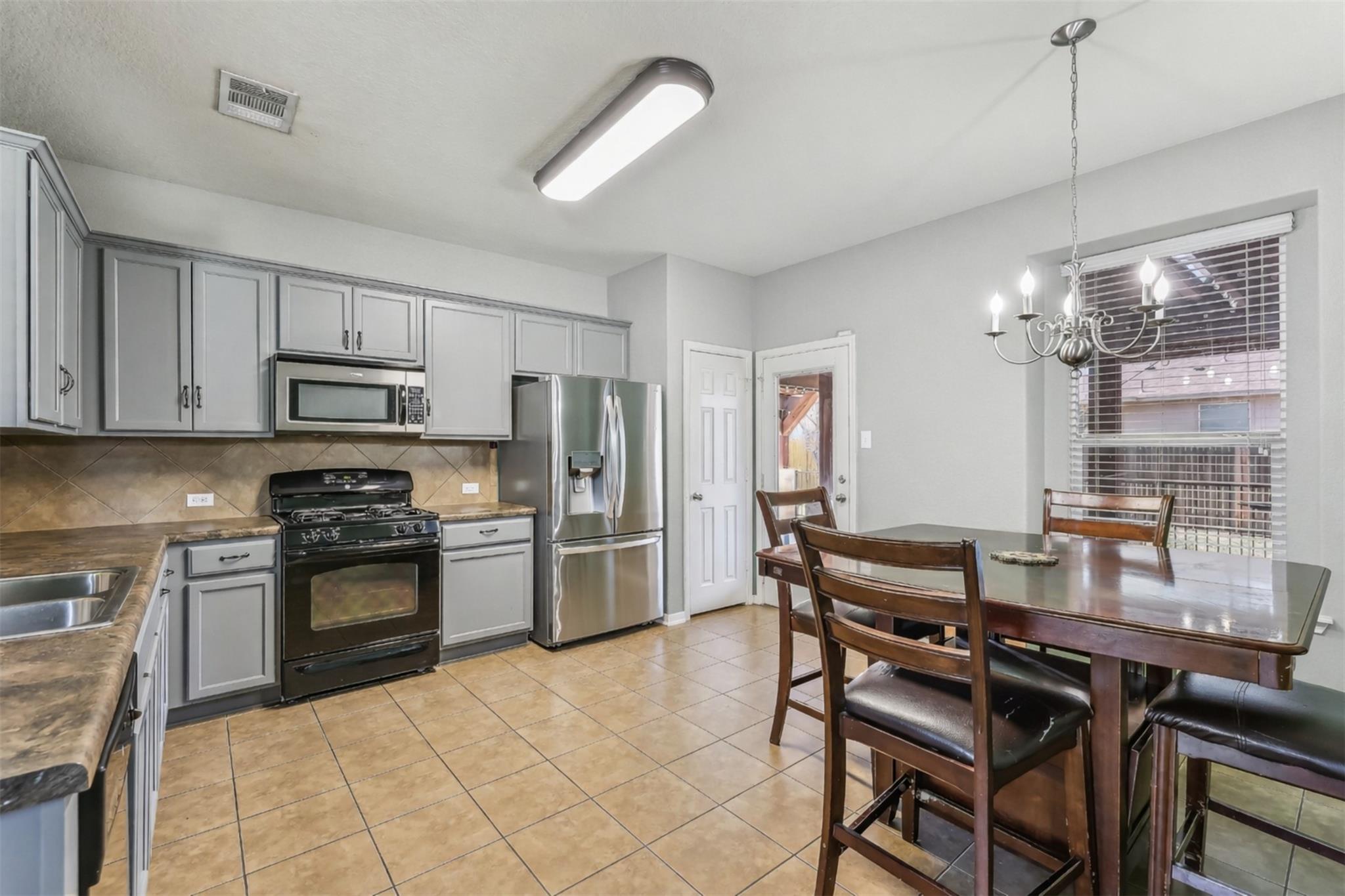 221 Brazoria Trl, San Marcos, TX 78666