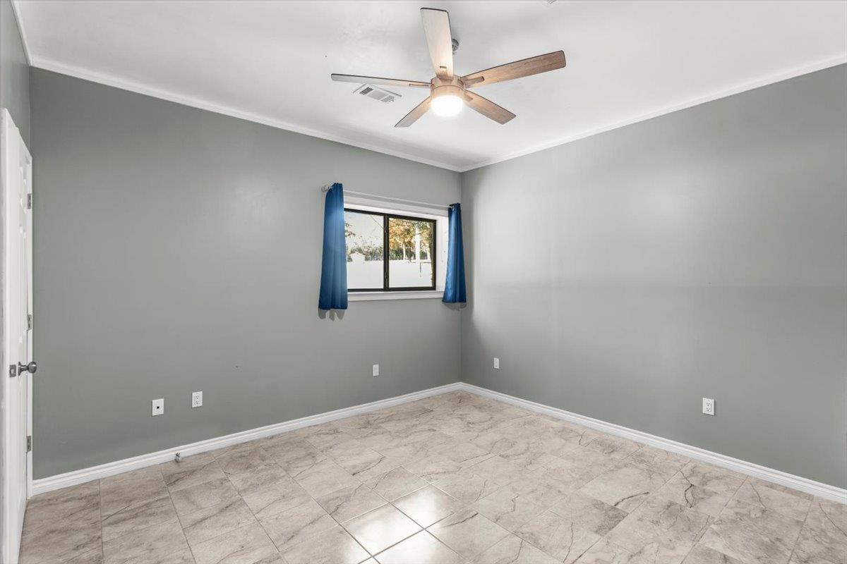 144 Old Potato Road Rd, Paige, TX 78659