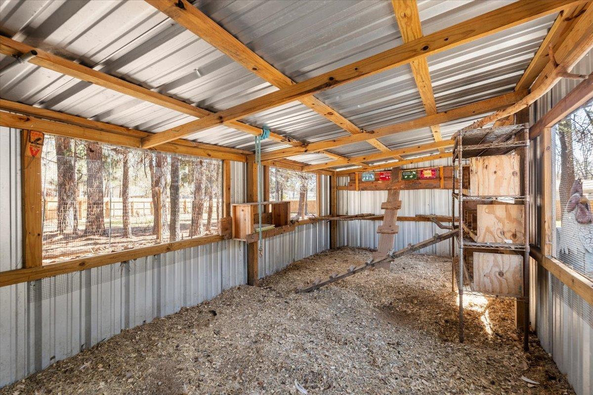 144 Old Potato Road Rd, Paige, TX 78659