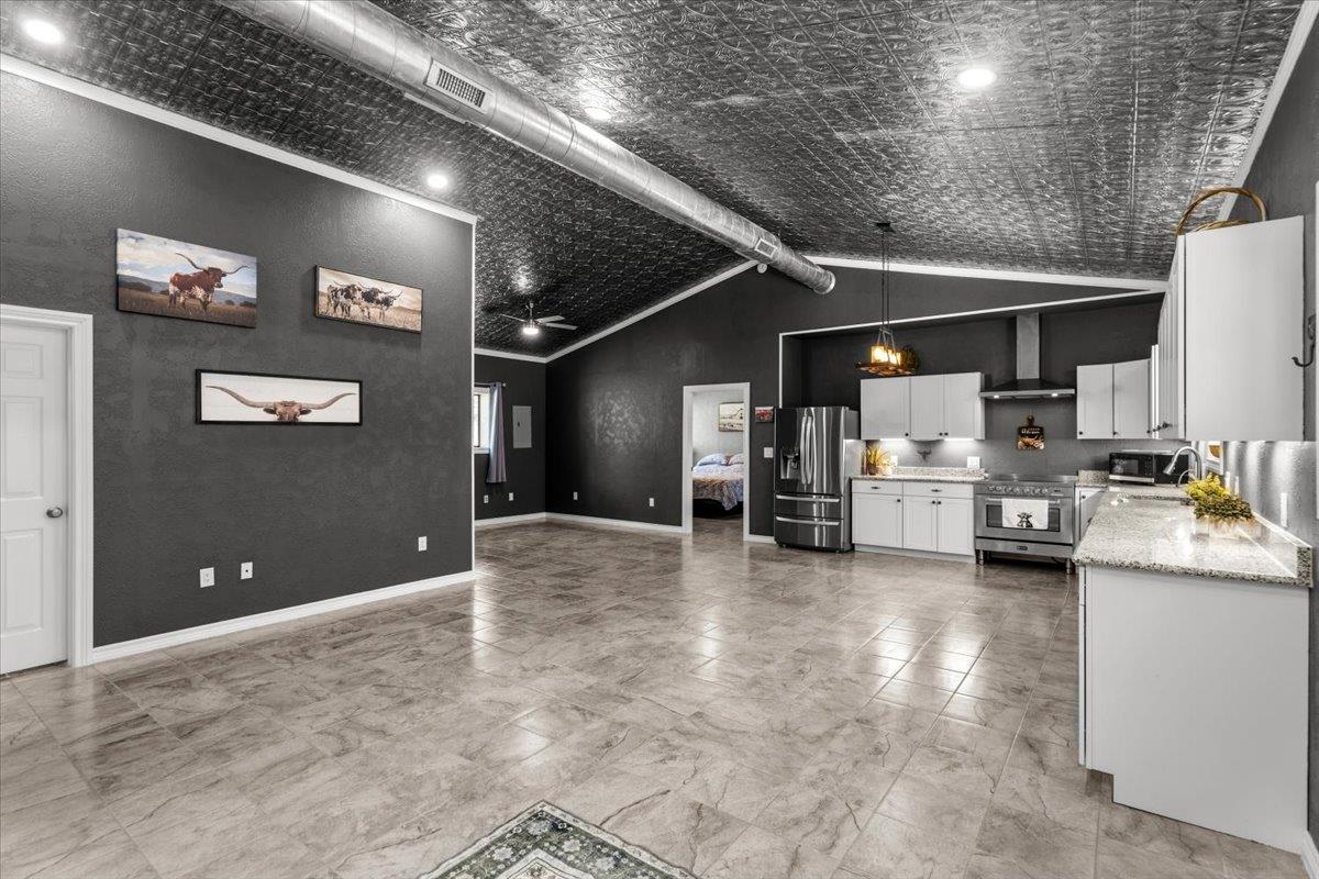 144 Old Potato Road Rd, Paige, TX 78659