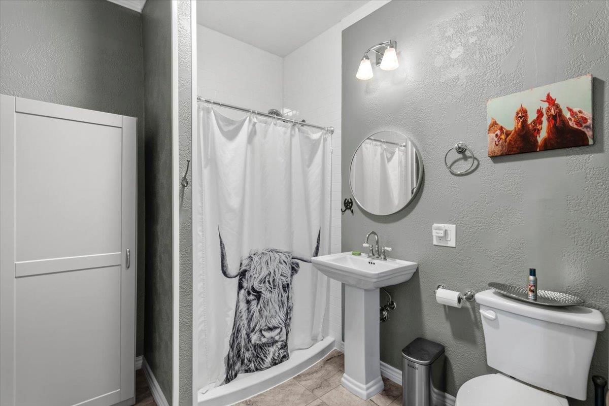 144 Old Potato Road Rd, Paige, TX 78659