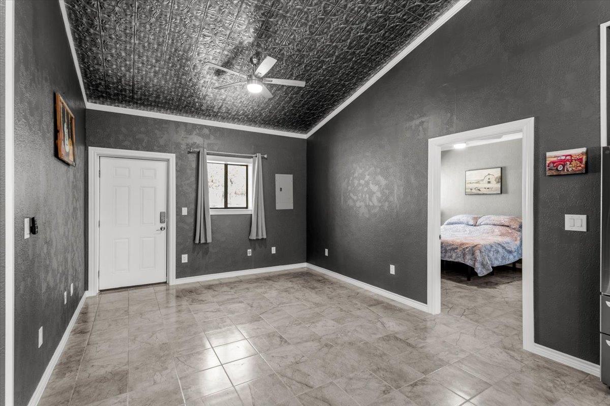 144 Old Potato Road Rd, Paige, TX 78659