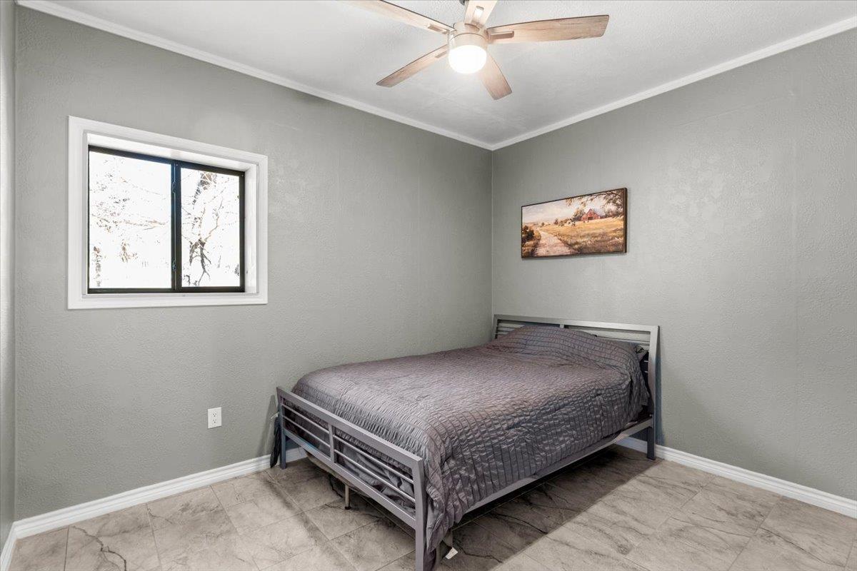 144 Old Potato Road Rd, Paige, TX 78659