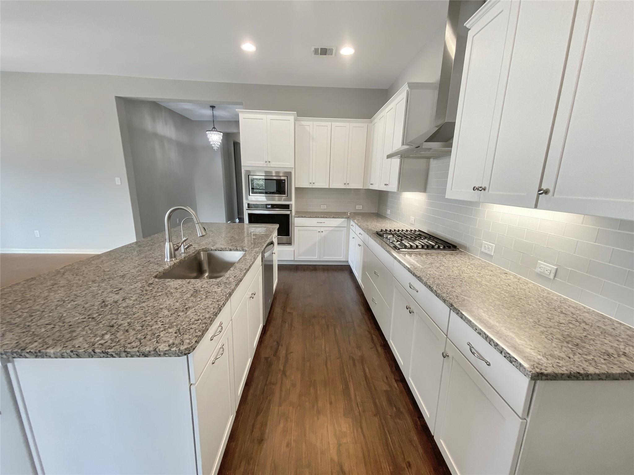 22621 Fountaingrass Ln, Lago Vista, TX 78645