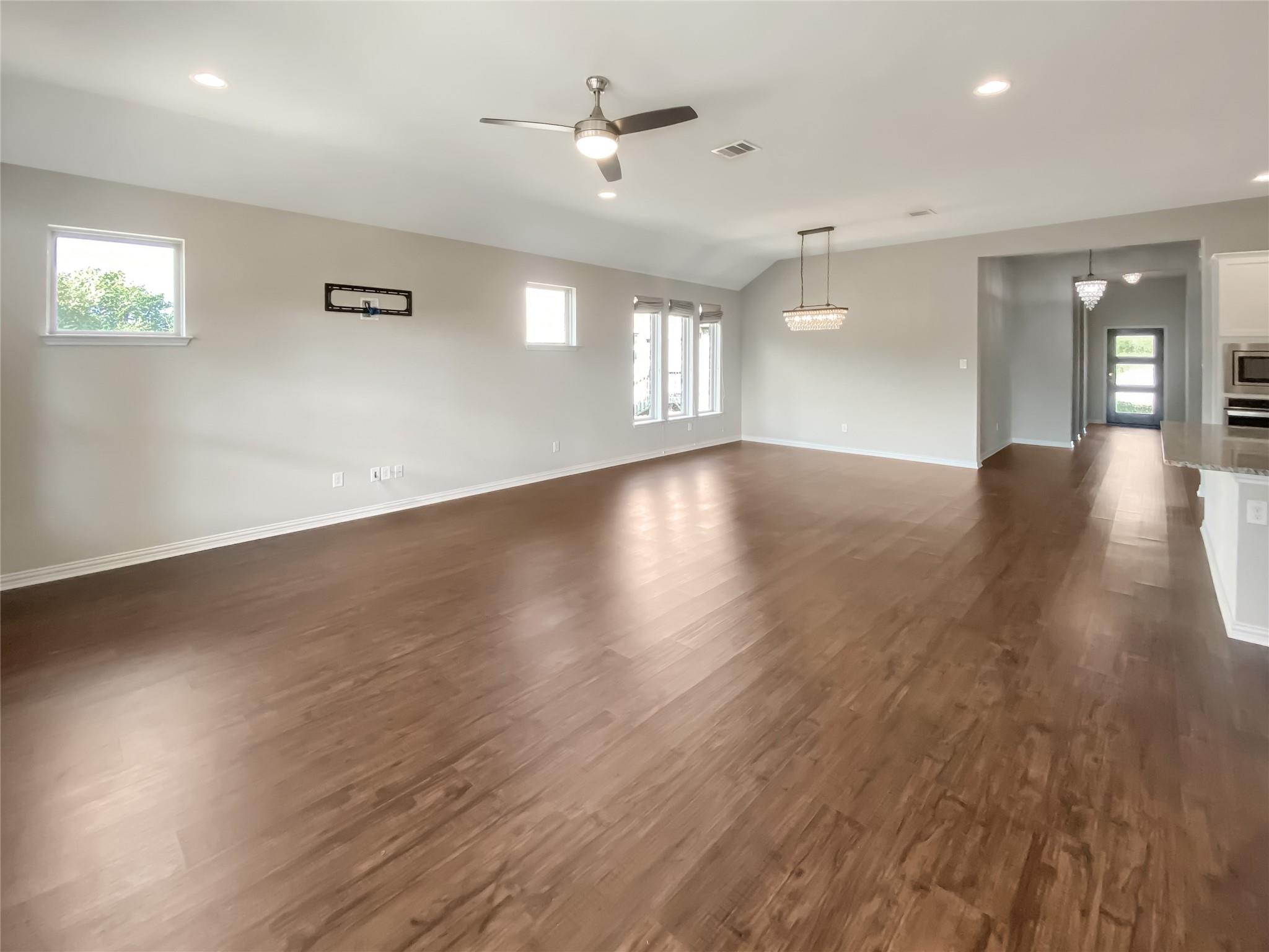 22621 Fountaingrass Ln, Lago Vista, TX 78645