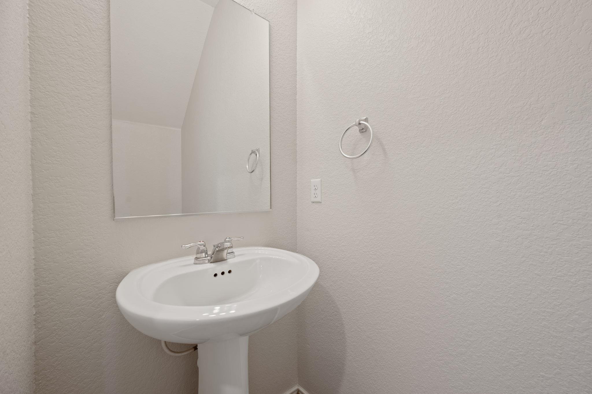 817 Circle Way, Jarrell, TX 76537