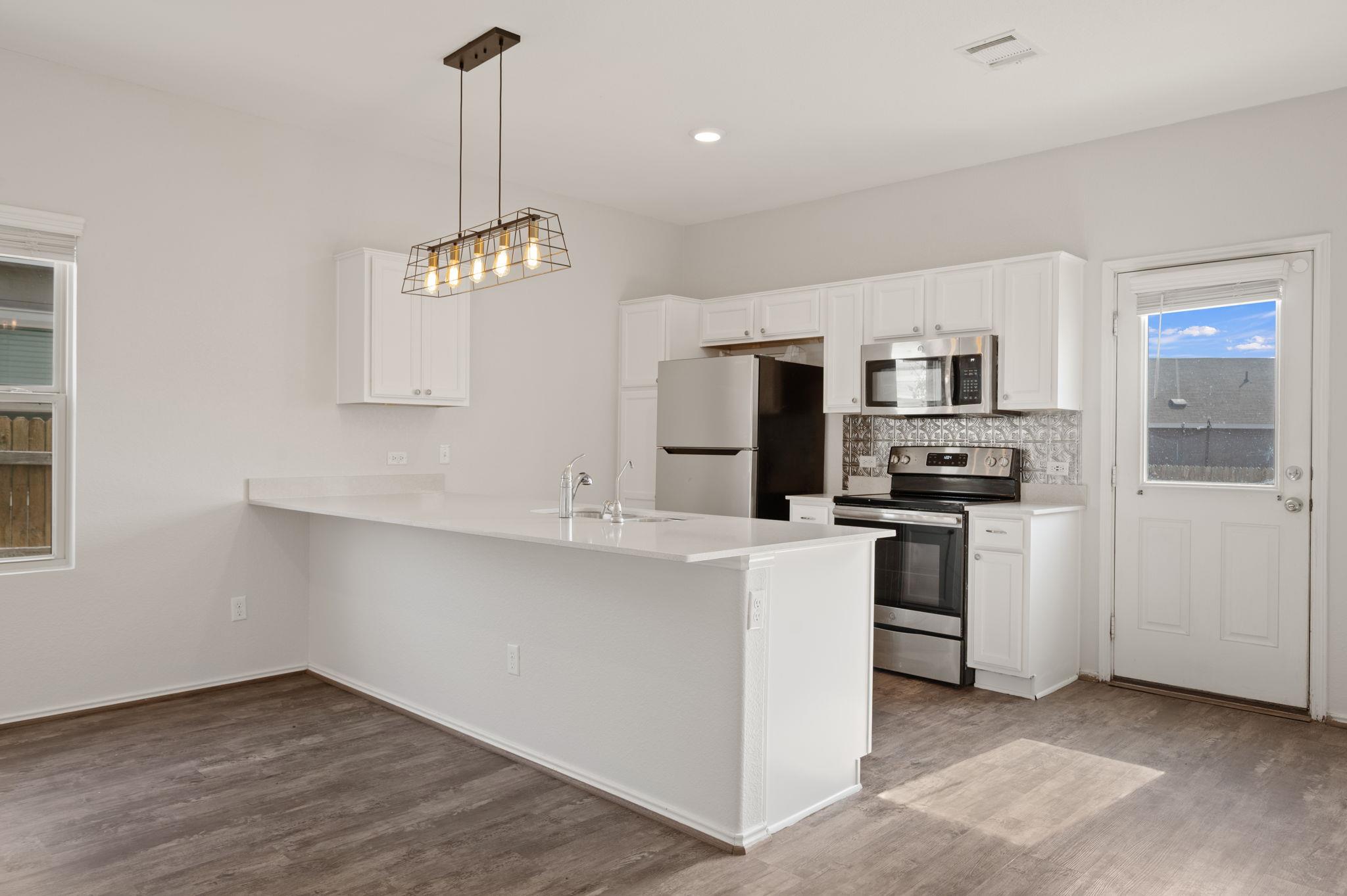 817 Circle Way, Jarrell, TX 76537