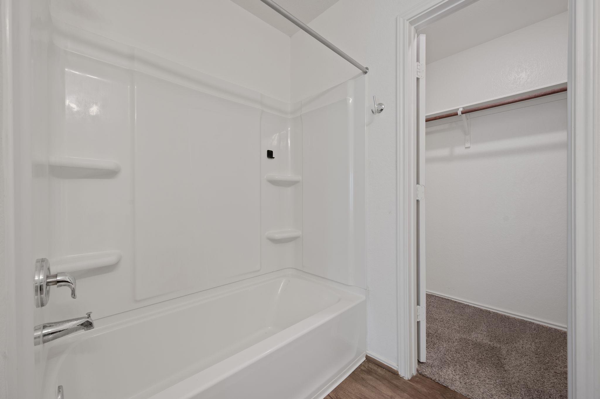 817 Circle Way, Jarrell, TX 76537