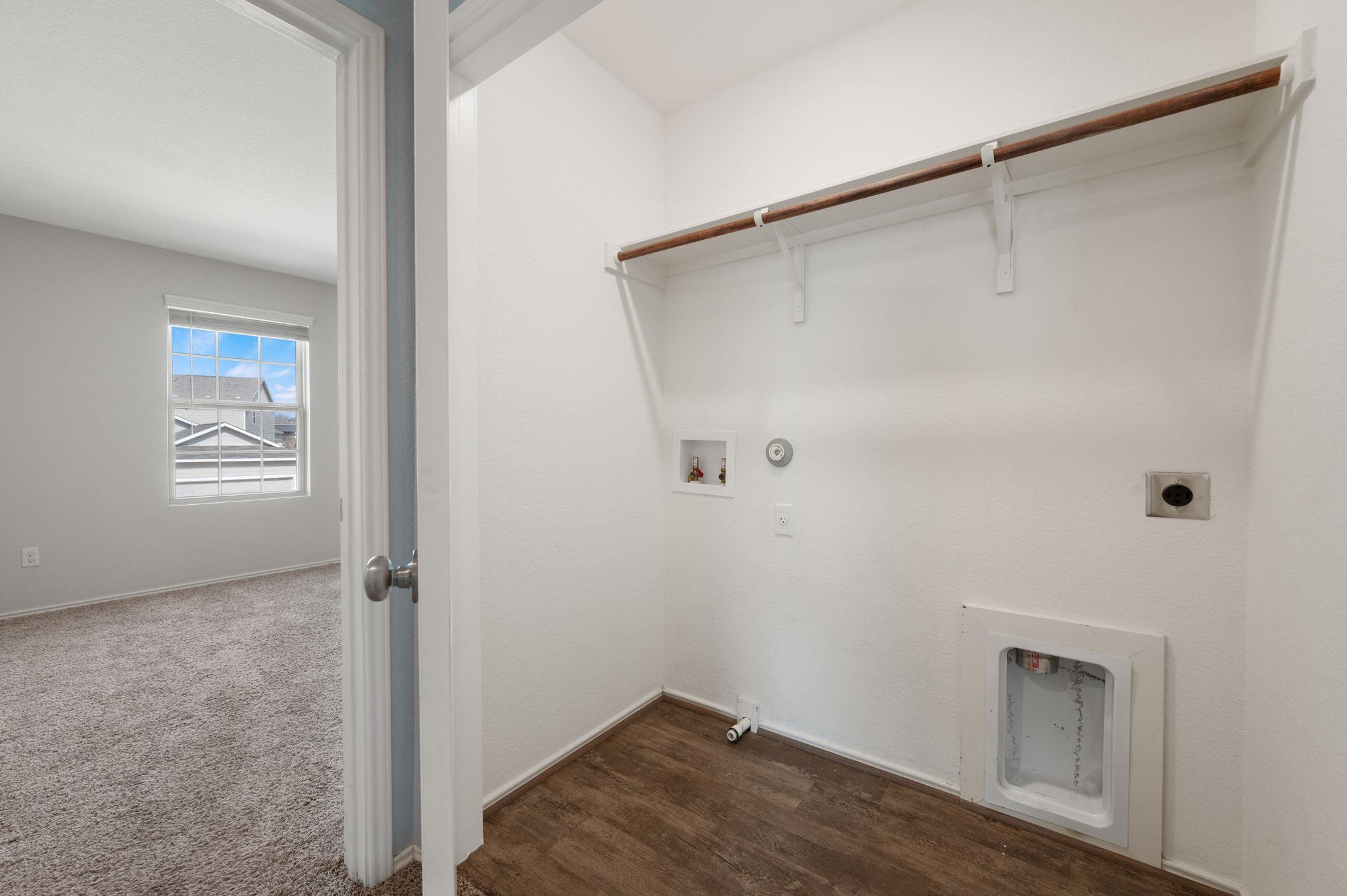 817 Circle Way, Jarrell, TX 76537