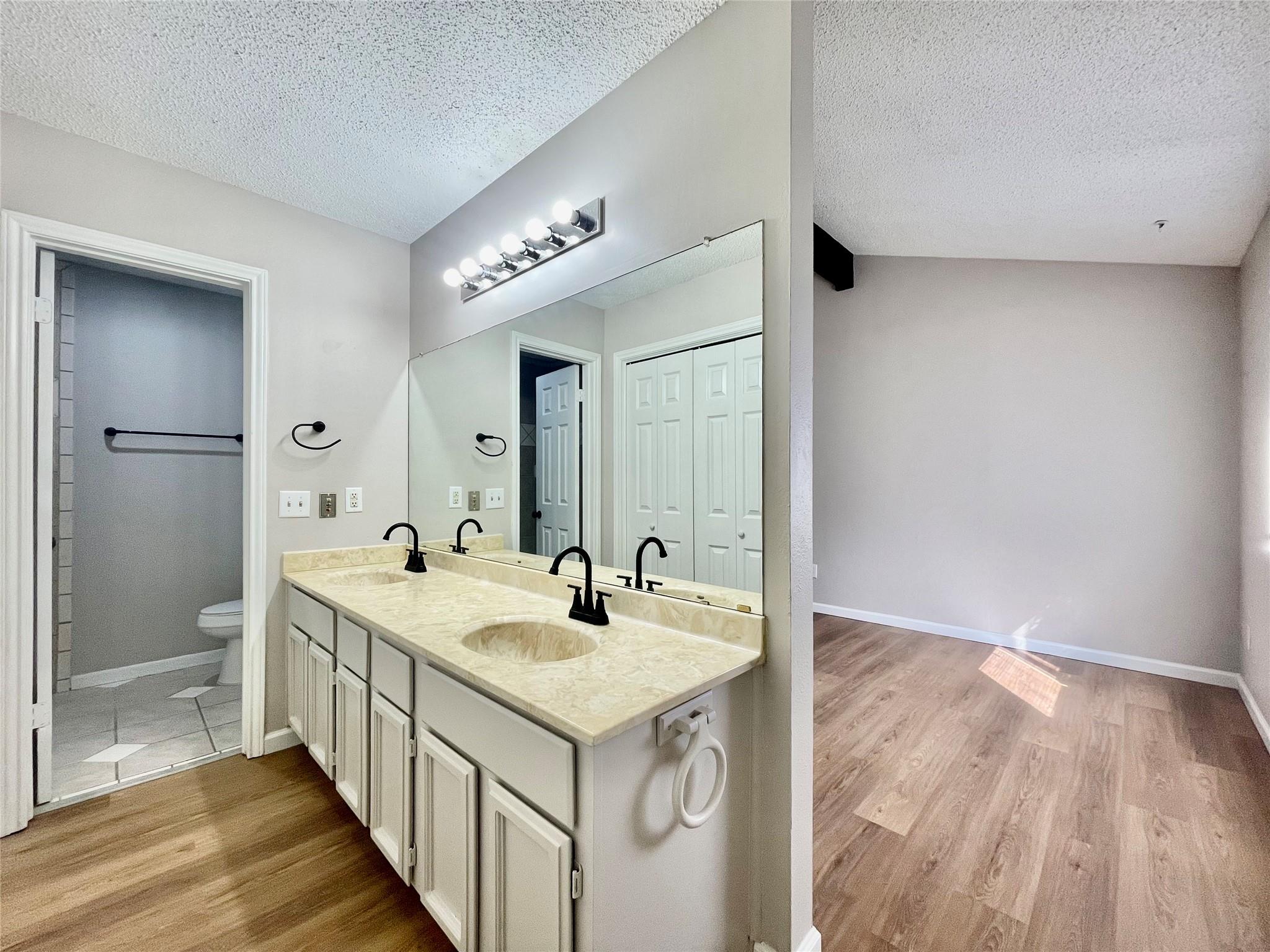 2001 Lisa Ln, San Marcos, TX 78666