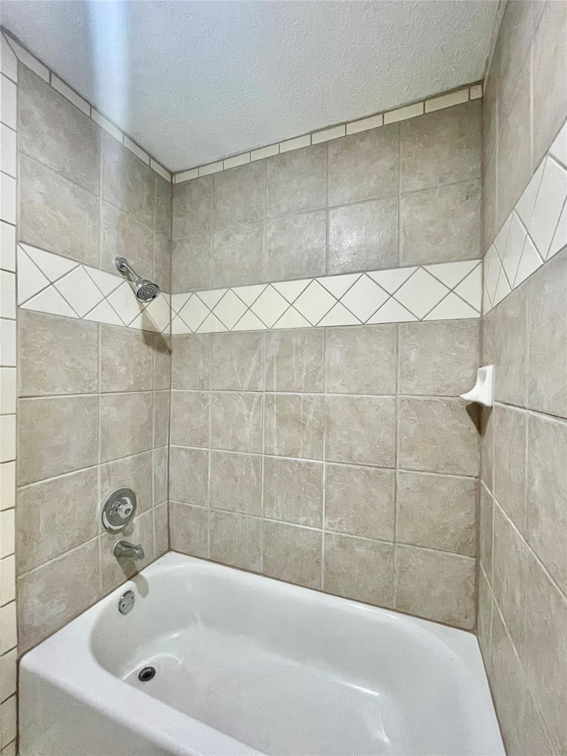 2001 Lisa Ln, San Marcos, TX 78666