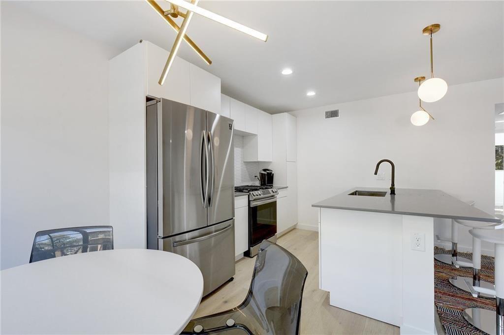 400 E 30th St # 204, Austin, TX 78705