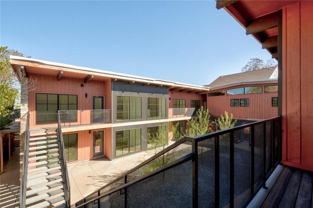 400 E 30th St # 204, Austin, TX 78705