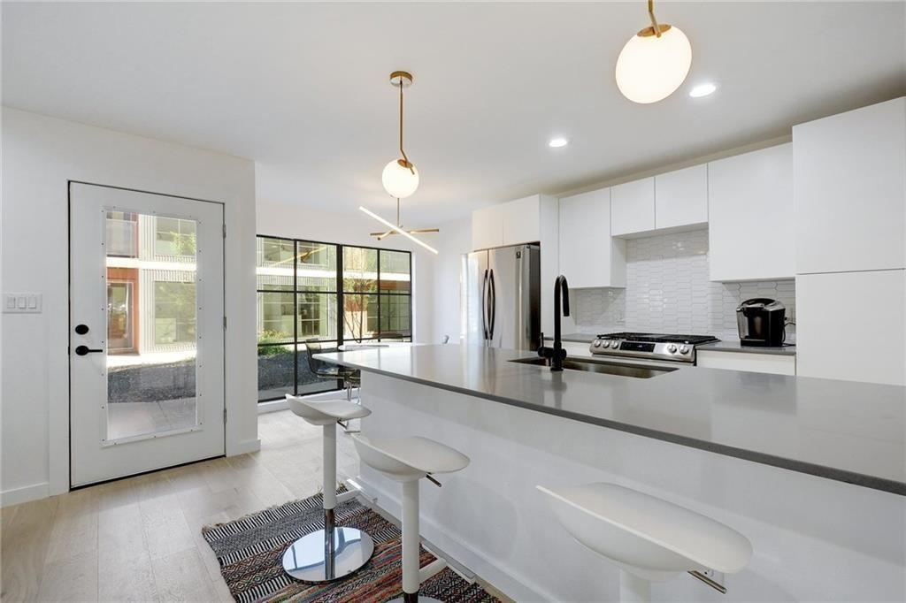 400 E 30th St # 204, Austin, TX 78705