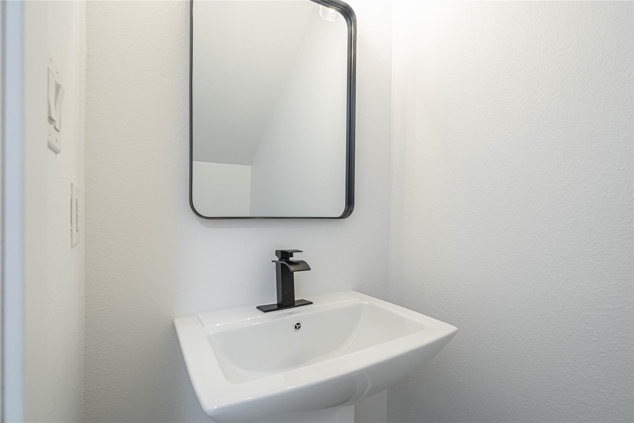 4 Huisache Ln, Wimberley, TX 78676