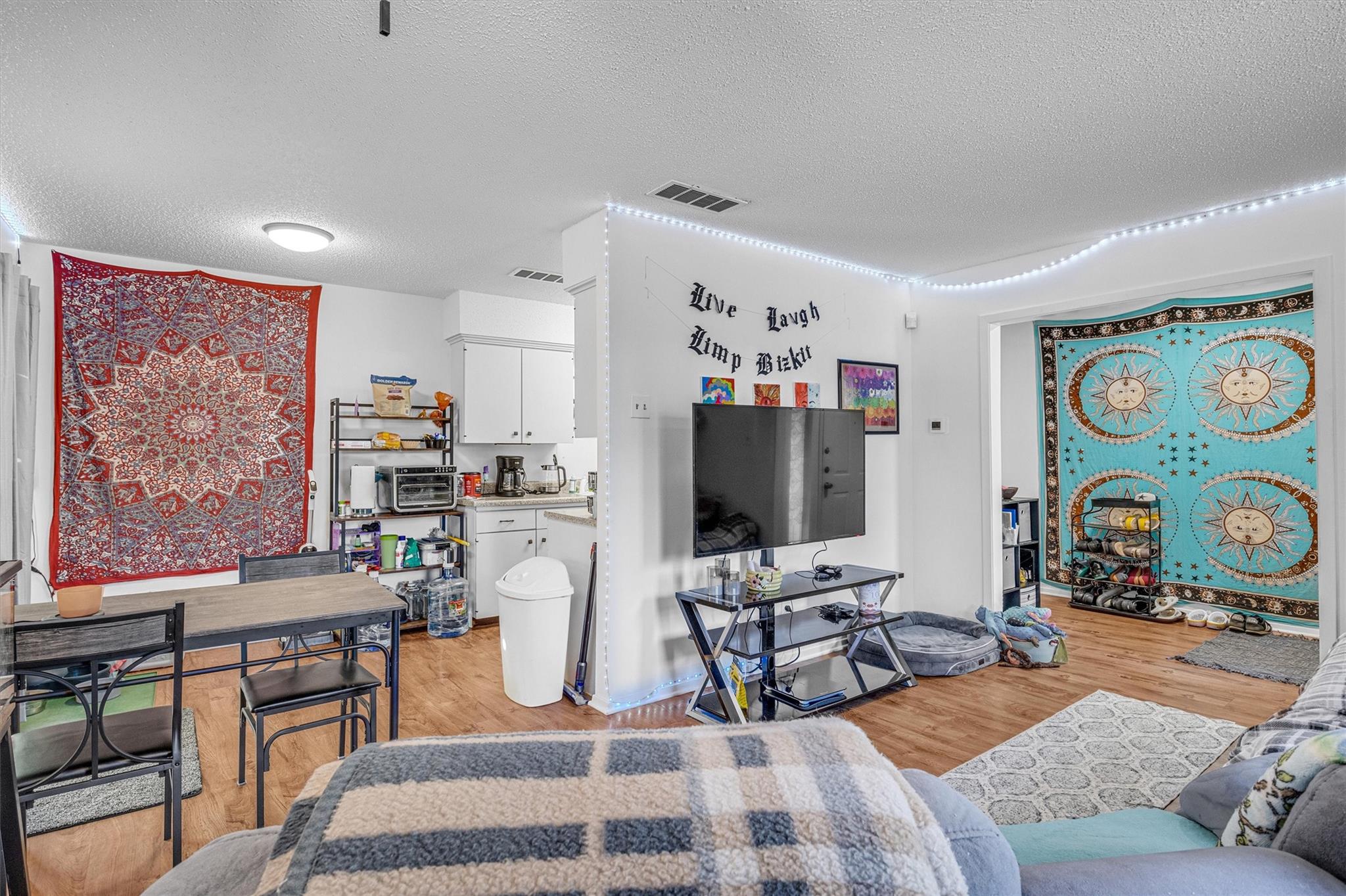 10102 Woodstock Dr, Austin, TX 78753