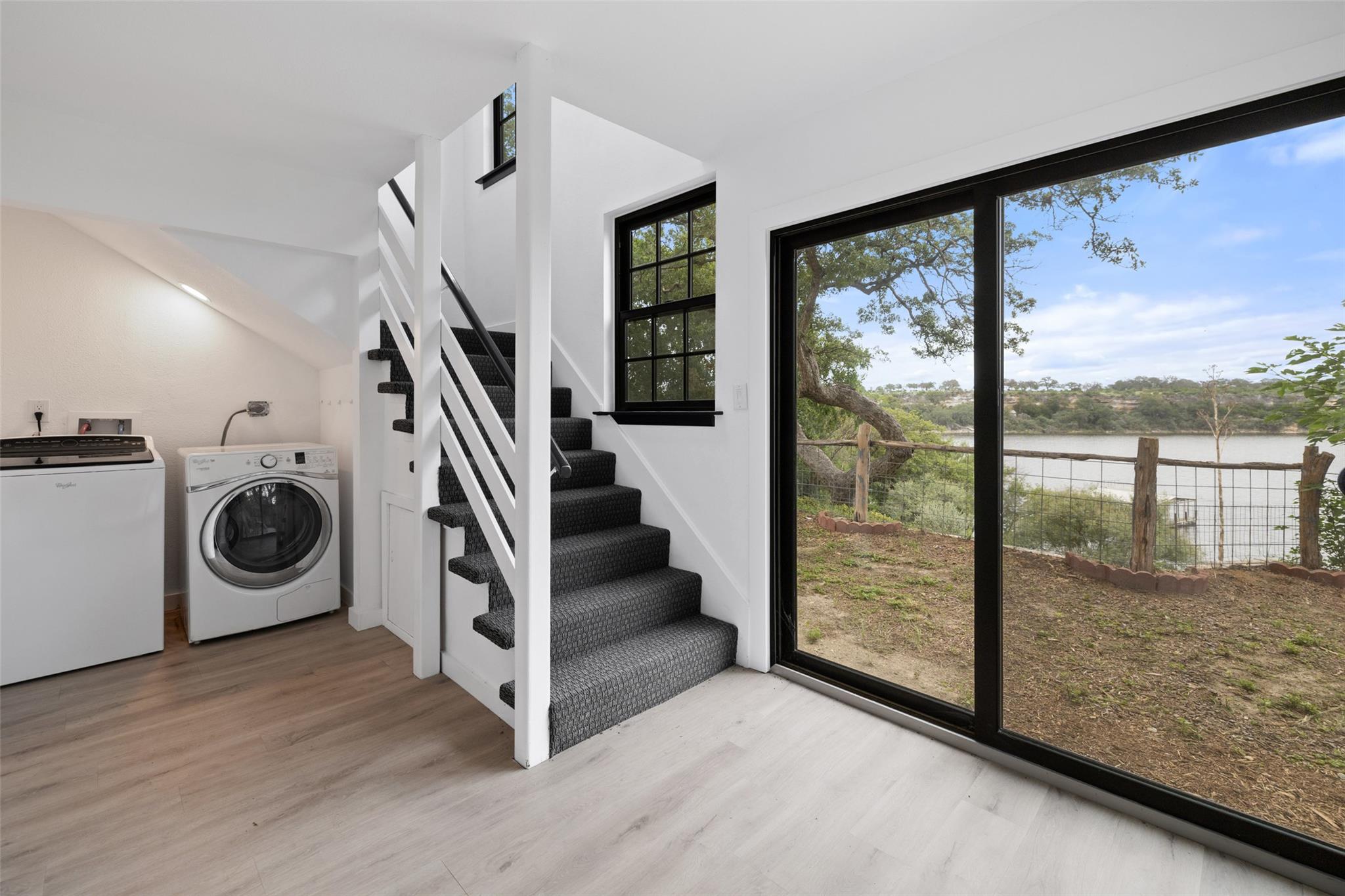 1201 Lakeshore Dr, Spicewood, TX 78669