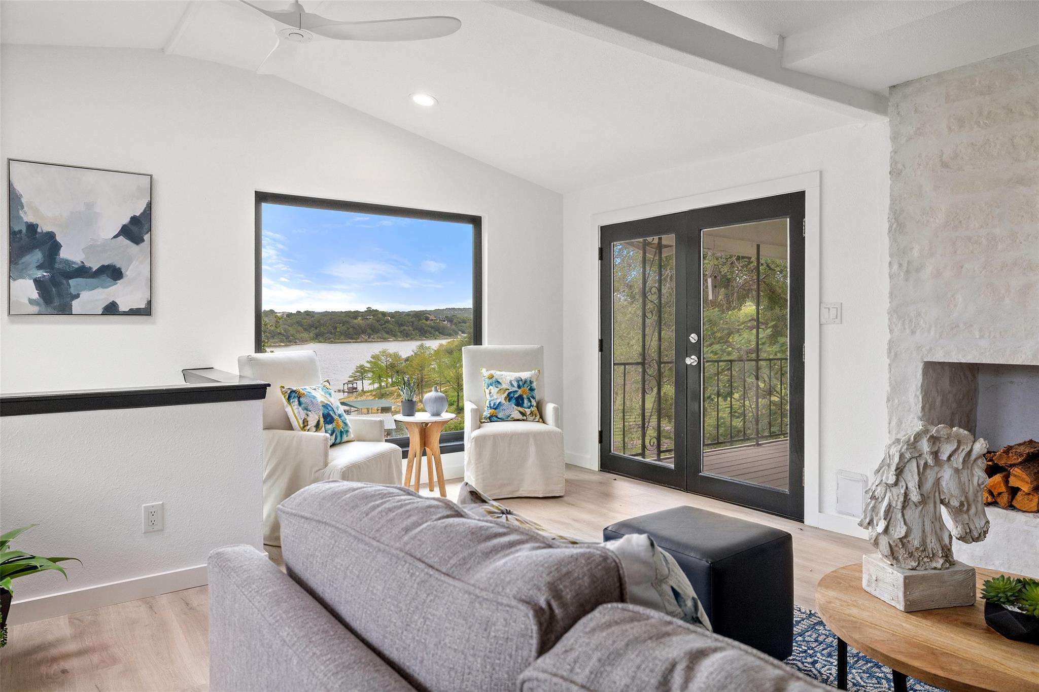 1201 Lakeshore Dr, Spicewood, TX 78669