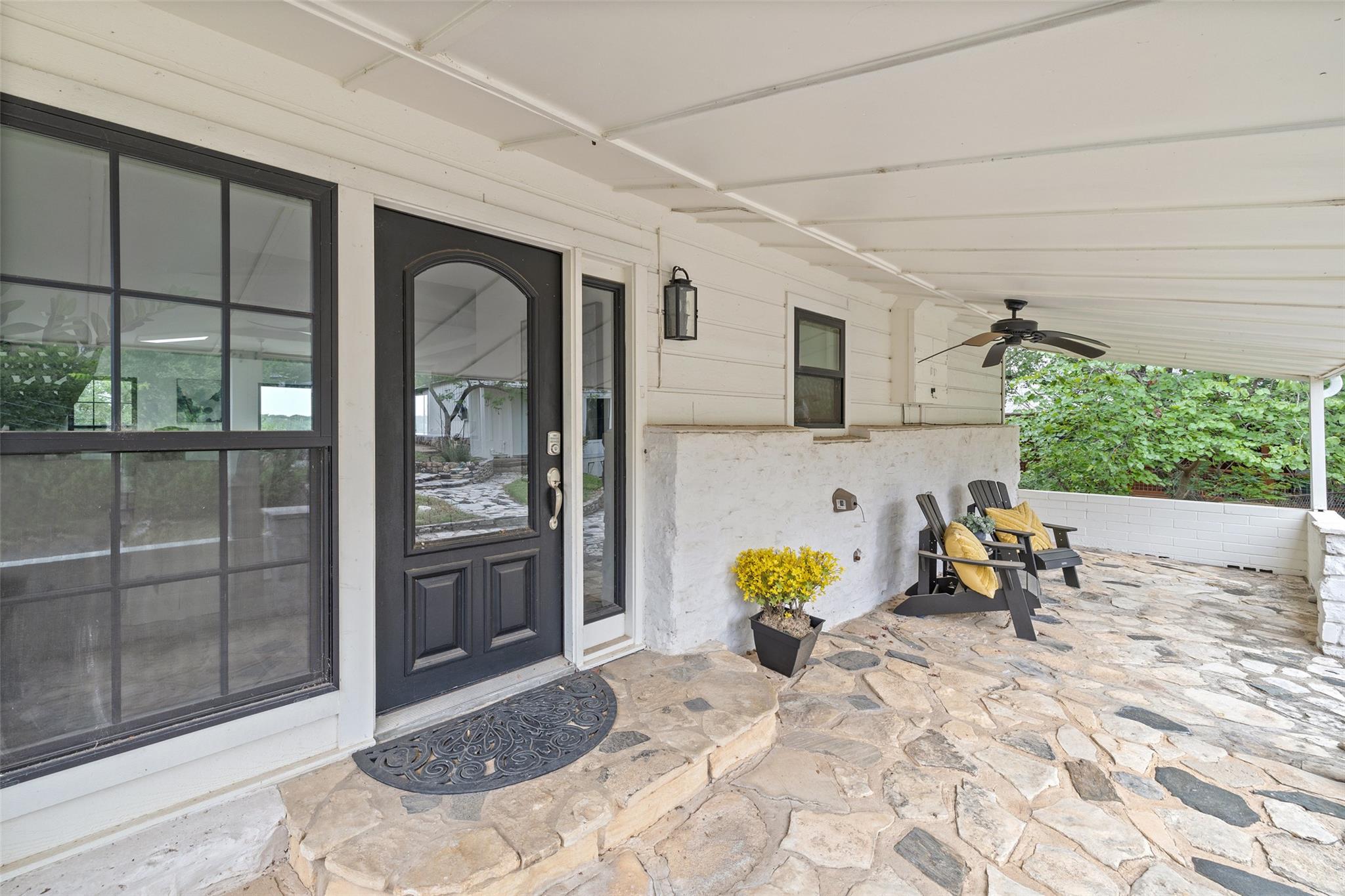 1201 Lakeshore Dr, Spicewood, TX 78669