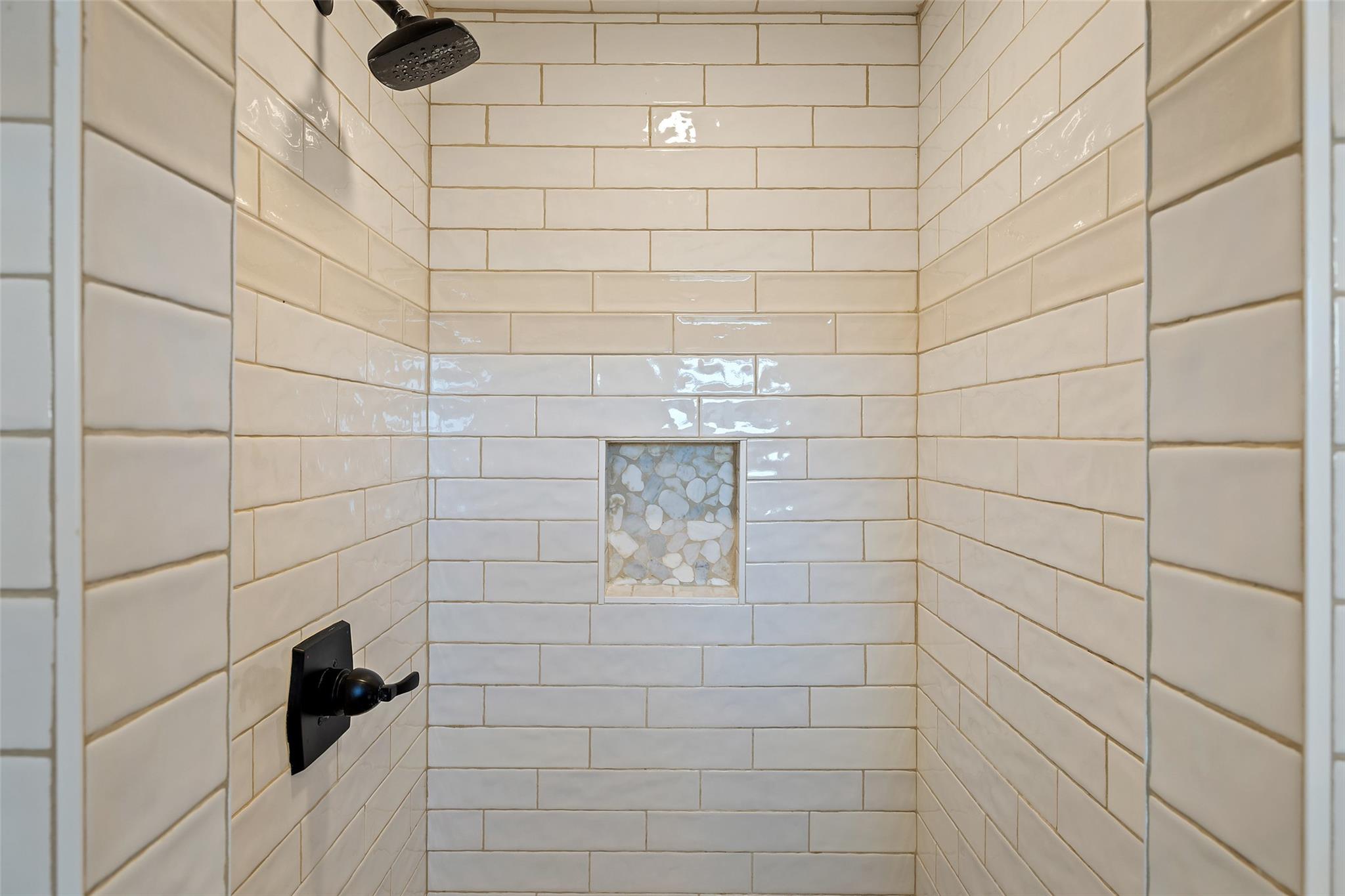 1201 Lakeshore Dr, Spicewood, TX 78669