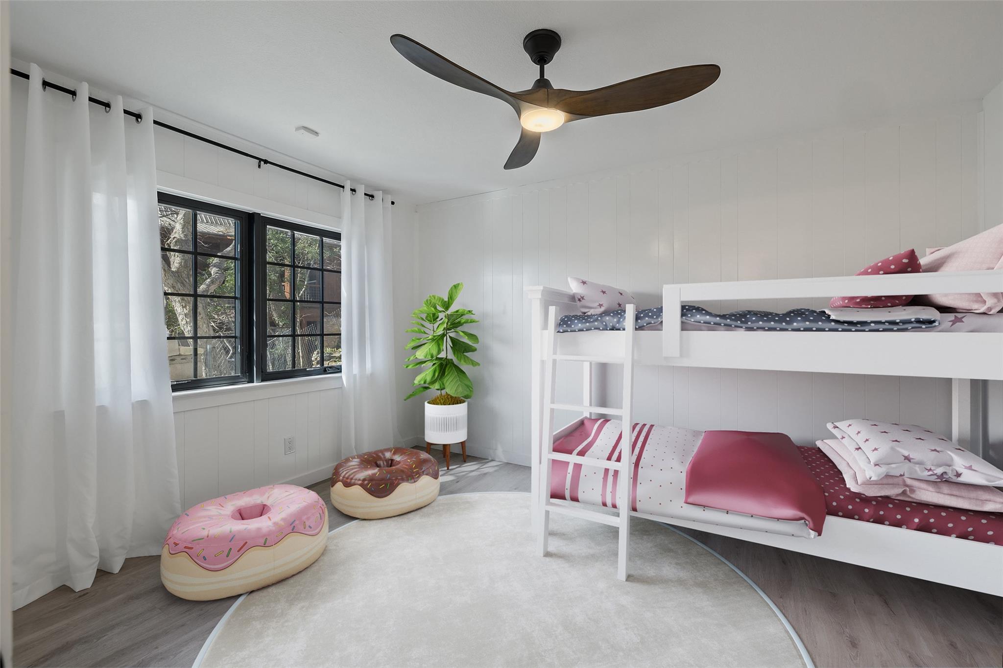 1201 Lakeshore Dr, Spicewood, TX 78669