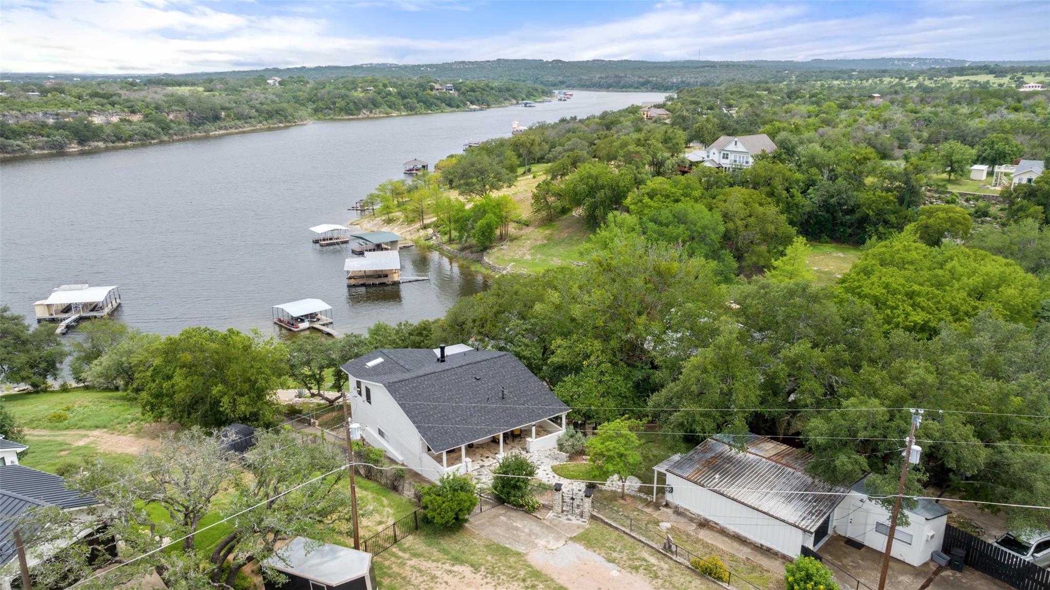 1201 Lakeshore Dr, Spicewood, TX 78669
