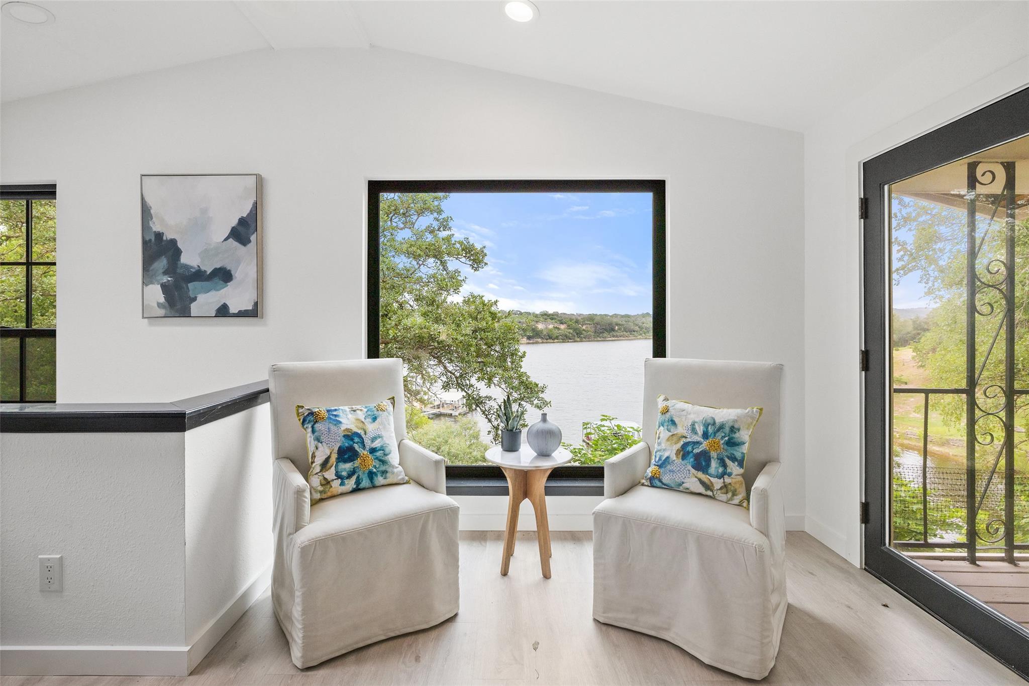 1201 Lakeshore Dr, Spicewood, TX 78669