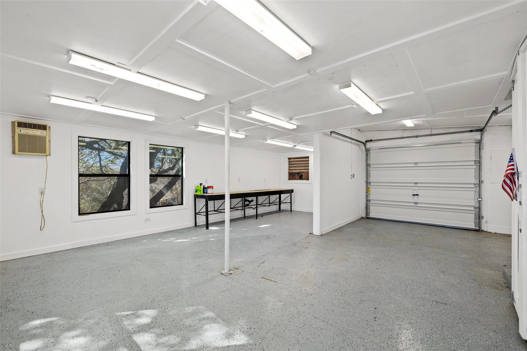 1201 Lakeshore Dr, Spicewood, TX 78669