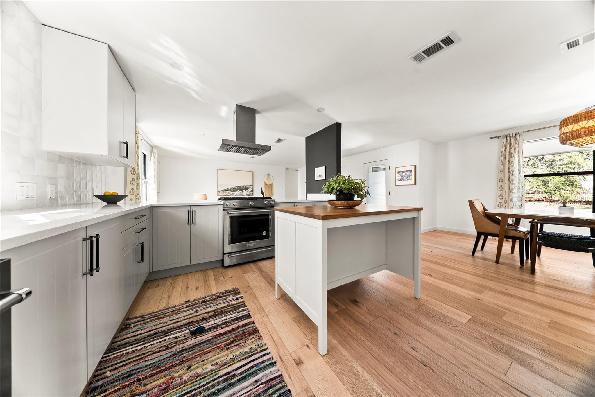 7702 Wynne Ln, Austin, TX 78745