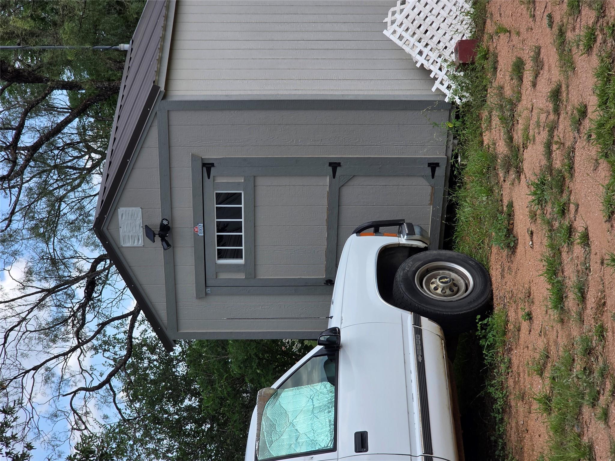 601 Breezy Ln, Kingsland, TX 78639