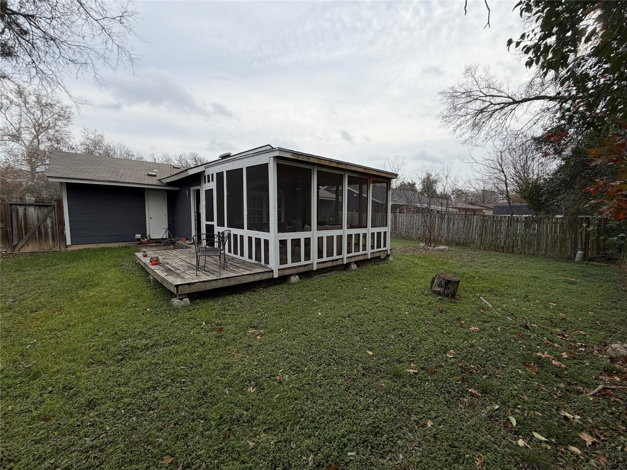 809 Sussex Dr, Austin, TX 78745