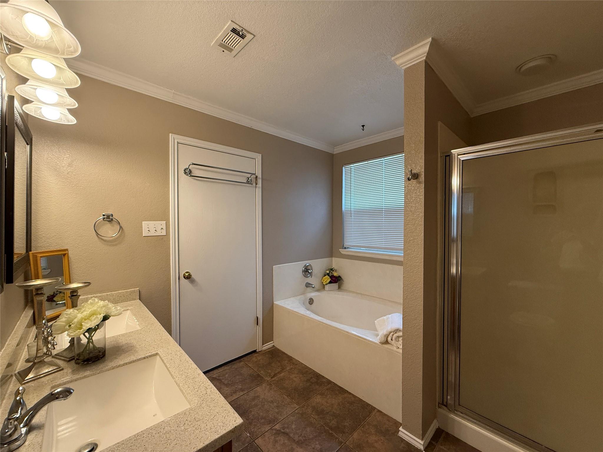 3902 Louise Lee Dr, Austin, TX 78725