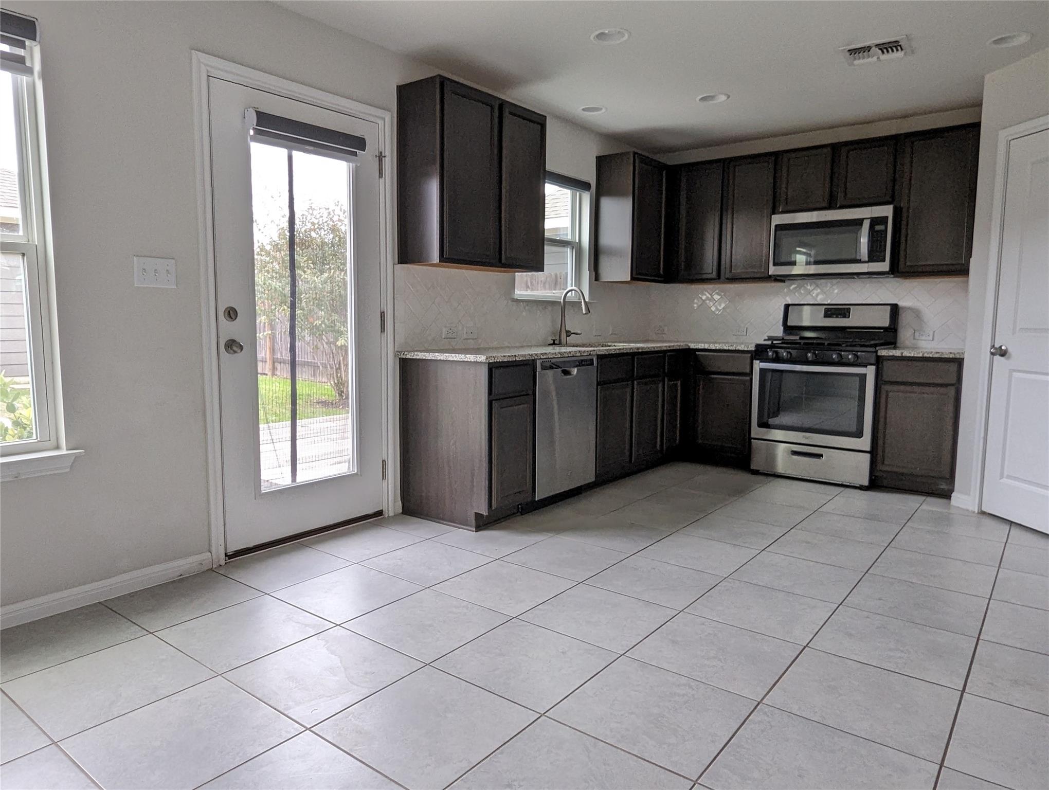 135 Frasier Dr, San Marcos, TX 78666